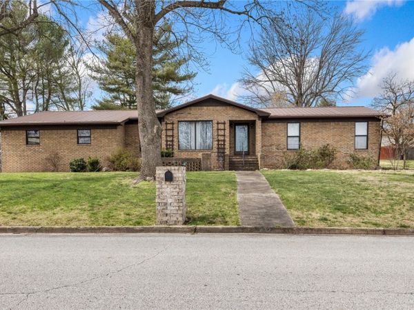 402 Tamarind Street , Harrison, AR 72601