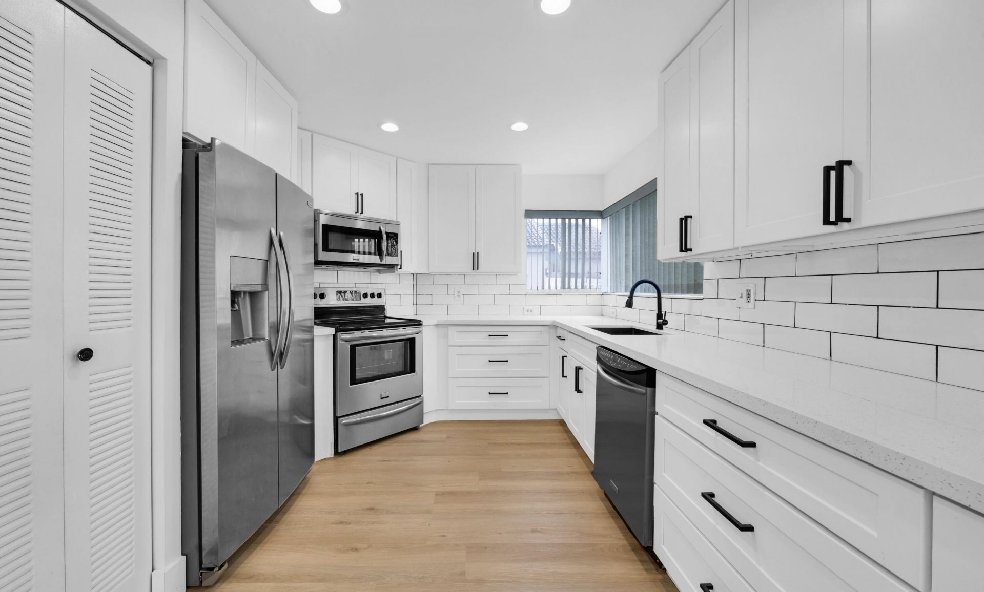 10372 SW 9th Lane, Pembroke Pines, FL 33025 Photo