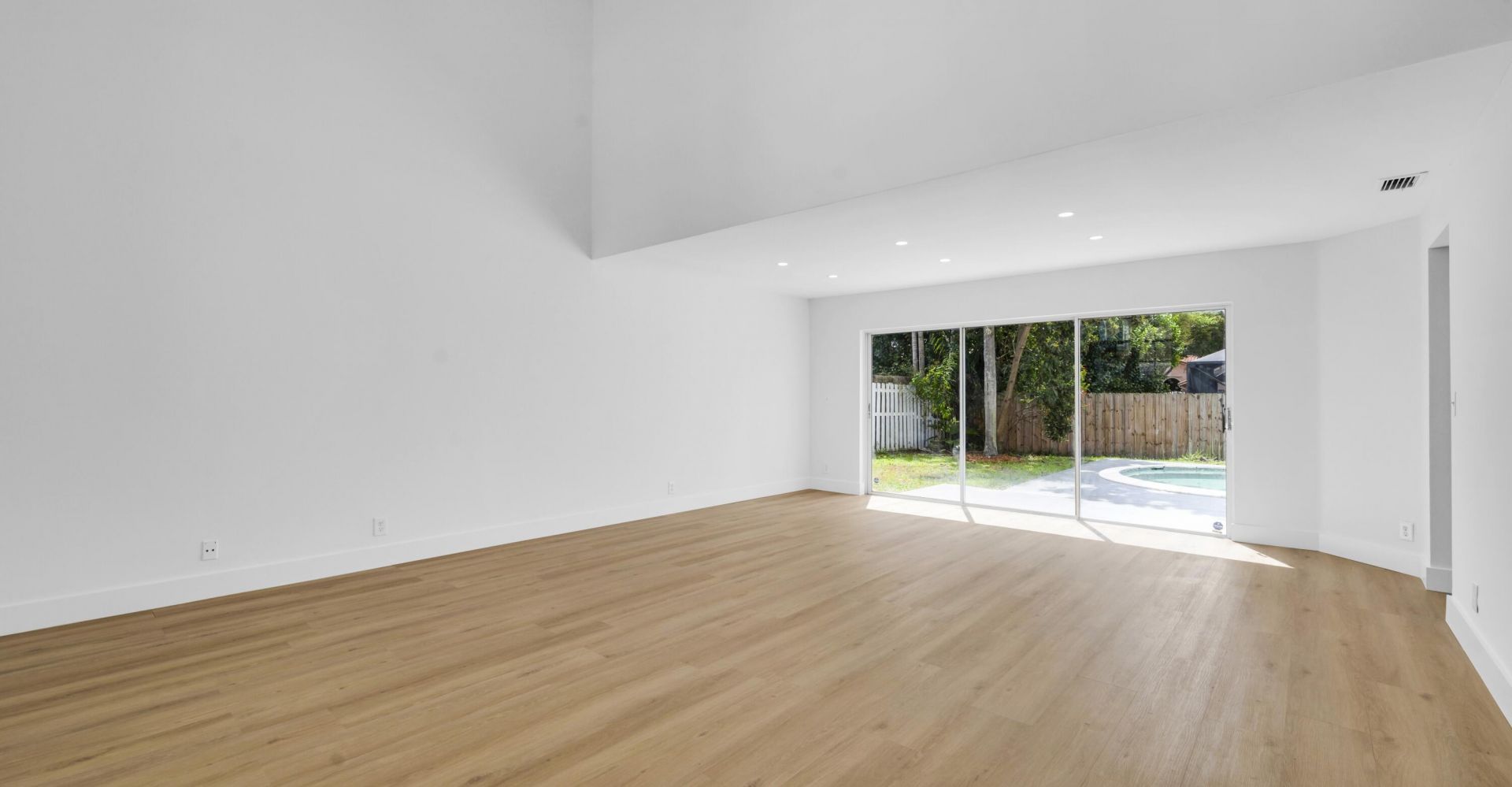 10372 SW 9th Lane, Pembroke Pines, FL 33025 Photo