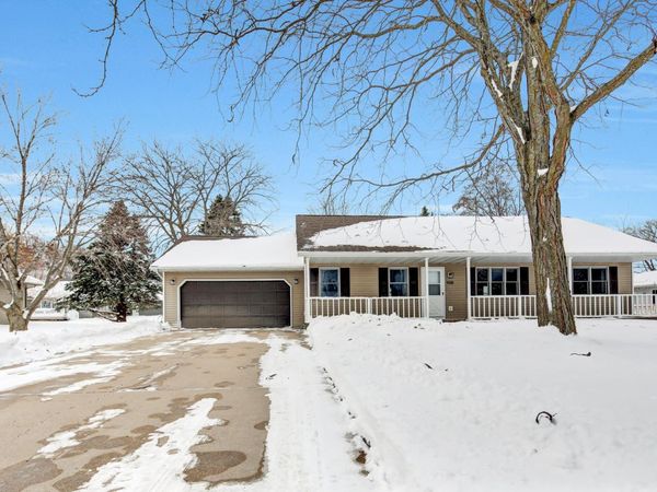 908 Apple Lane , Lake City, MN 55041