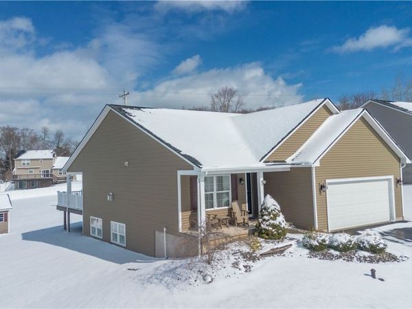 16 Laurens Way, Baldwinsville, NY 13027