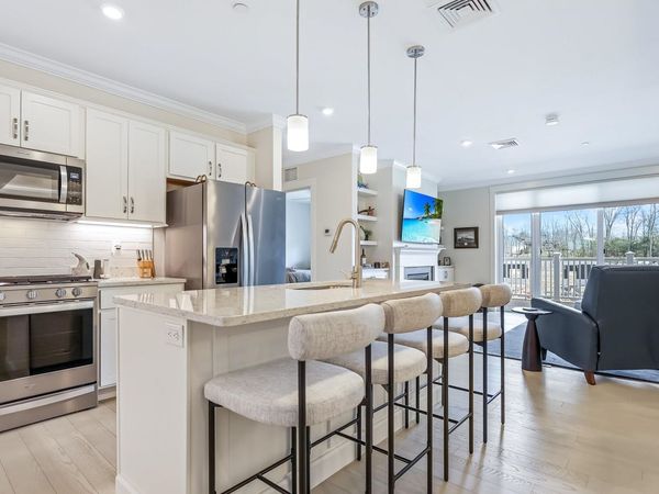 7 Longview Drive, Unit 204, Atkinson, NH 03811