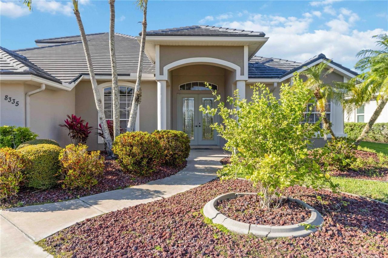 8335 Barton Farms Boulevard, Sarasota, FL 34240 Photo