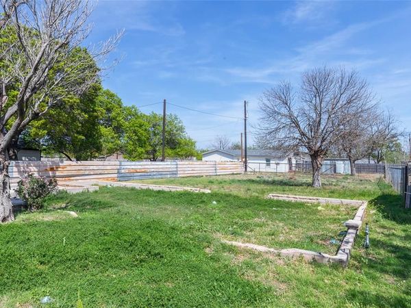 505 Scott Street , Tye, TX 79563