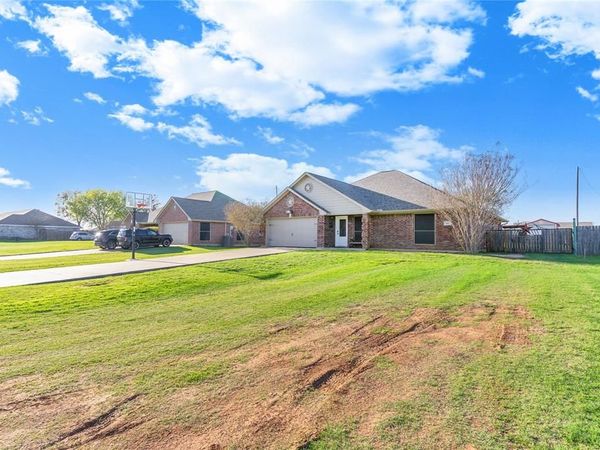 803 Green Street, Rio Vista, TX 76093