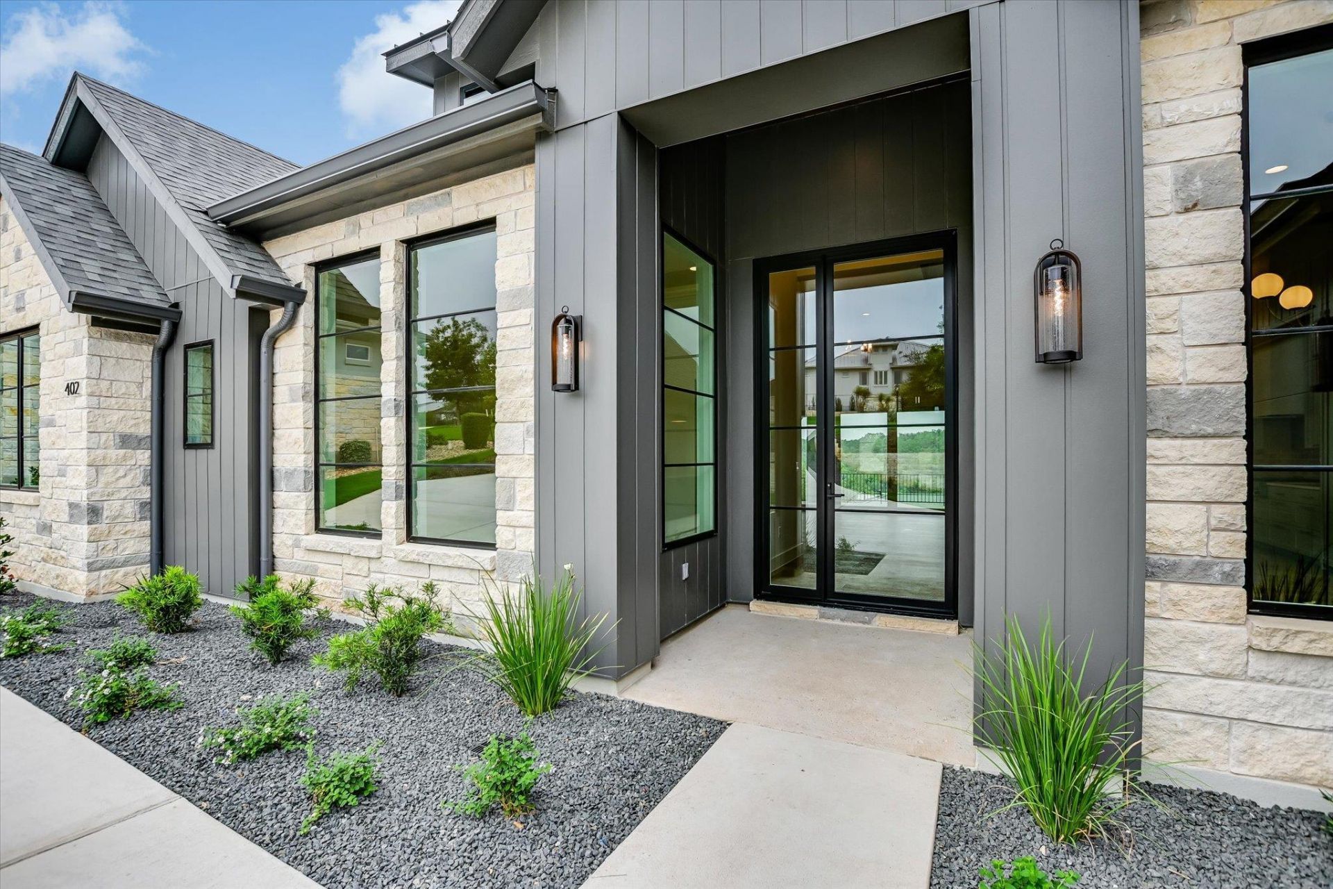 402 Sweet Grass Ln, Austin, TX 78738 Main Photo