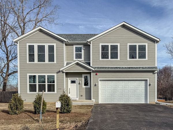 1061 Green Bay Road , Lake Bluff, IL 60044