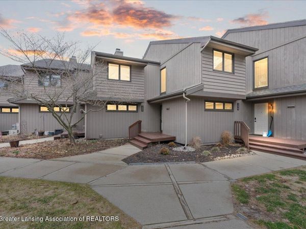 5427 Wild Oak Drive, East Lansing, MI 48823