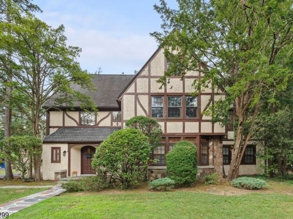 238 Elmwynd Dr, Orange, NJ 07050