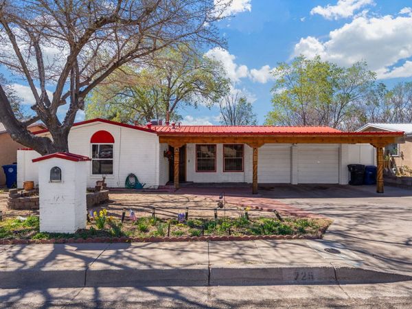 725 La Charles Drive NE, Albuquerque, NM 87123