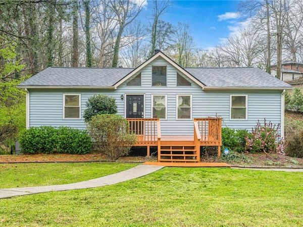 549 Pineland Circle SW, Mableton, GA 30126