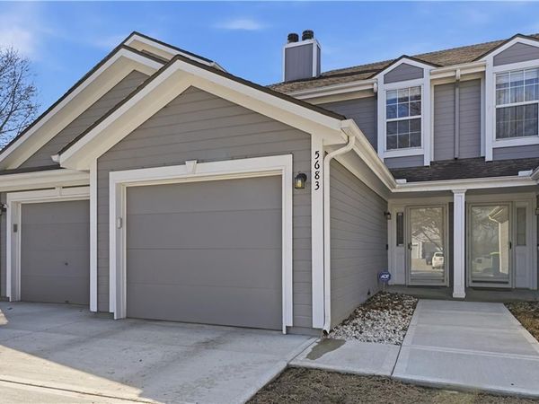 5683 NW Plantation Lane, Unit 194-B, Lee's Summit, MO 64064