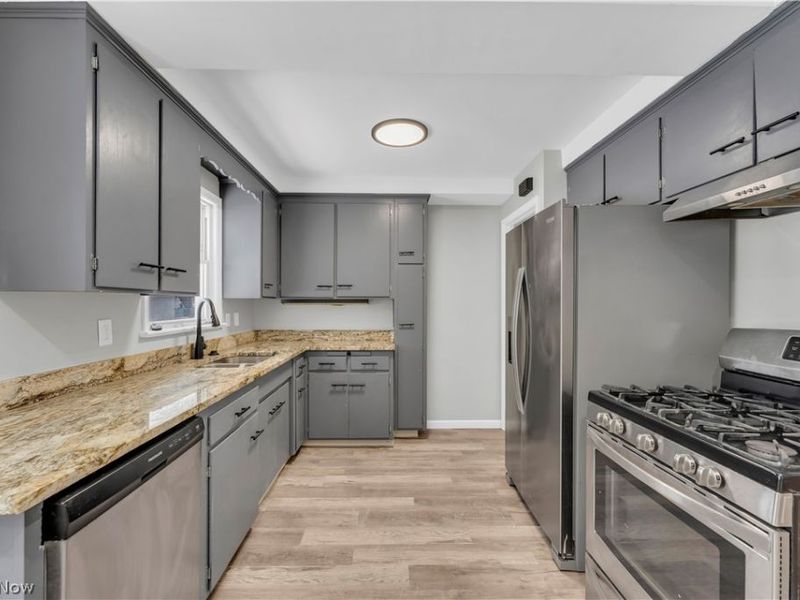 24000 Devoe Avenue , Euclid, OH 44123 Photo 10