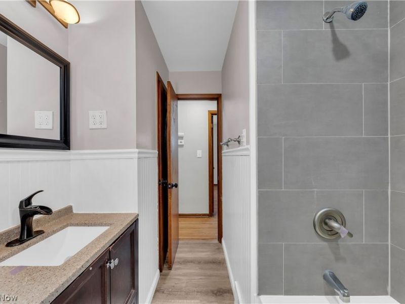 24000 Devoe Avenue , Euclid, OH 44123 Photo 21