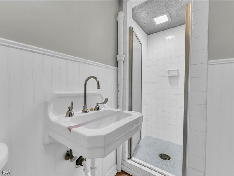 24000 Devoe Avenue , Euclid, OH 44123 Photo 23