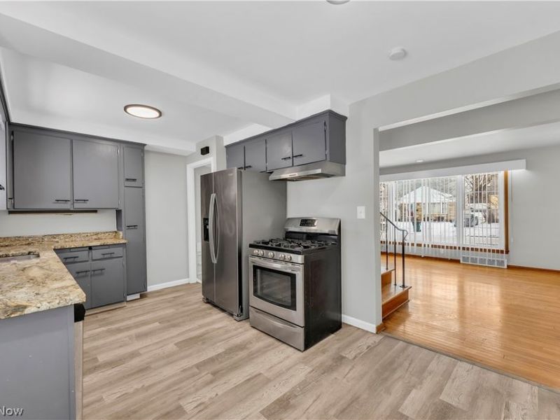 24000 Devoe Avenue , Euclid, OH 44123 Photo 9