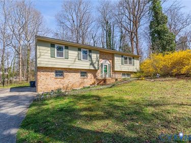 3802 N Middlebrook Court, Chester, VA 23831
