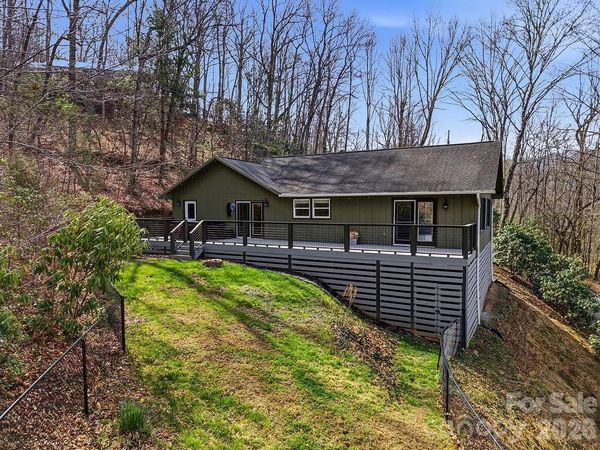 373 Fox Trace Drive , Sylva, NC 28779