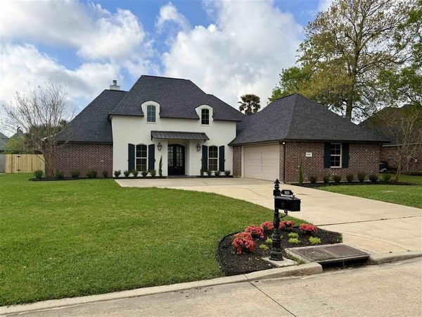 1023 N Worthington Dr Drive N, Lake Charles, LA 70605