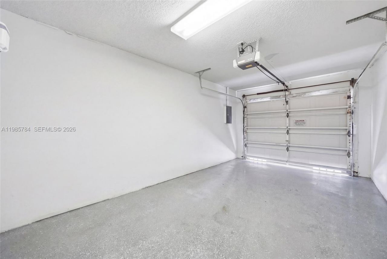 677 SE 22nd Dr, Homestead, FL 33033 Photo
