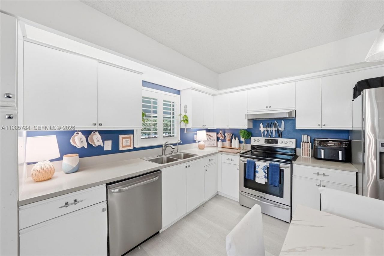 677 SE 22nd Dr, Homestead, FL 33033 Photo