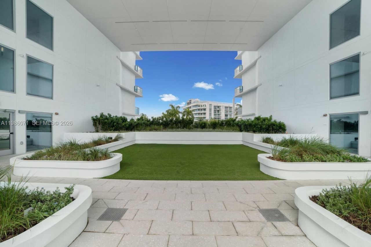 9221 E Bay Harbor Drive , Unit 610, Bay Harbor Islands, FL 33154 Photo
