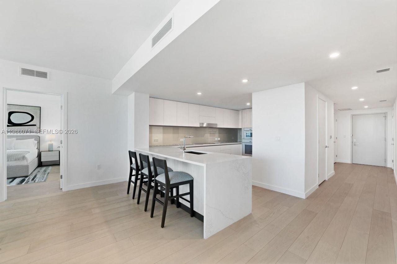 9221 E Bay Harbor Drive , Unit 610, Bay Harbor Islands, FL 33154 Photo