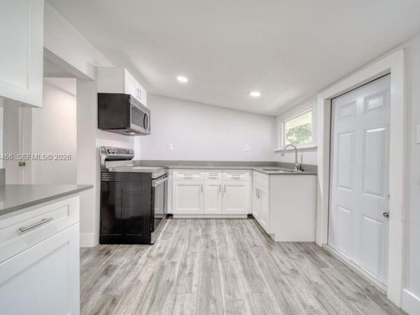 3353 SW 23rd Ter, Unit 3355, Miami, FL 33145