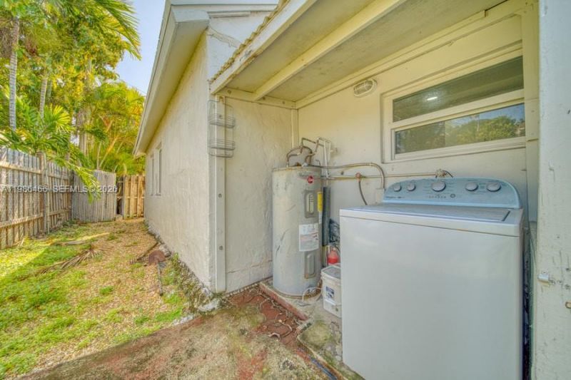 3353 SW 23rd Ter, Unit 3355, Miami, FL 33145 Photo