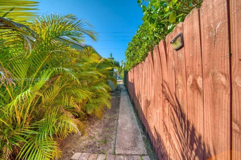 3353 SW 23rd Ter, Unit 3355, Miami, FL 33145 Photo