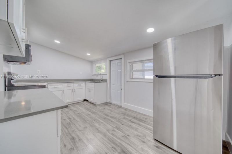 3353 SW 23rd Ter, Unit 3355, Miami, FL 33145 Photo