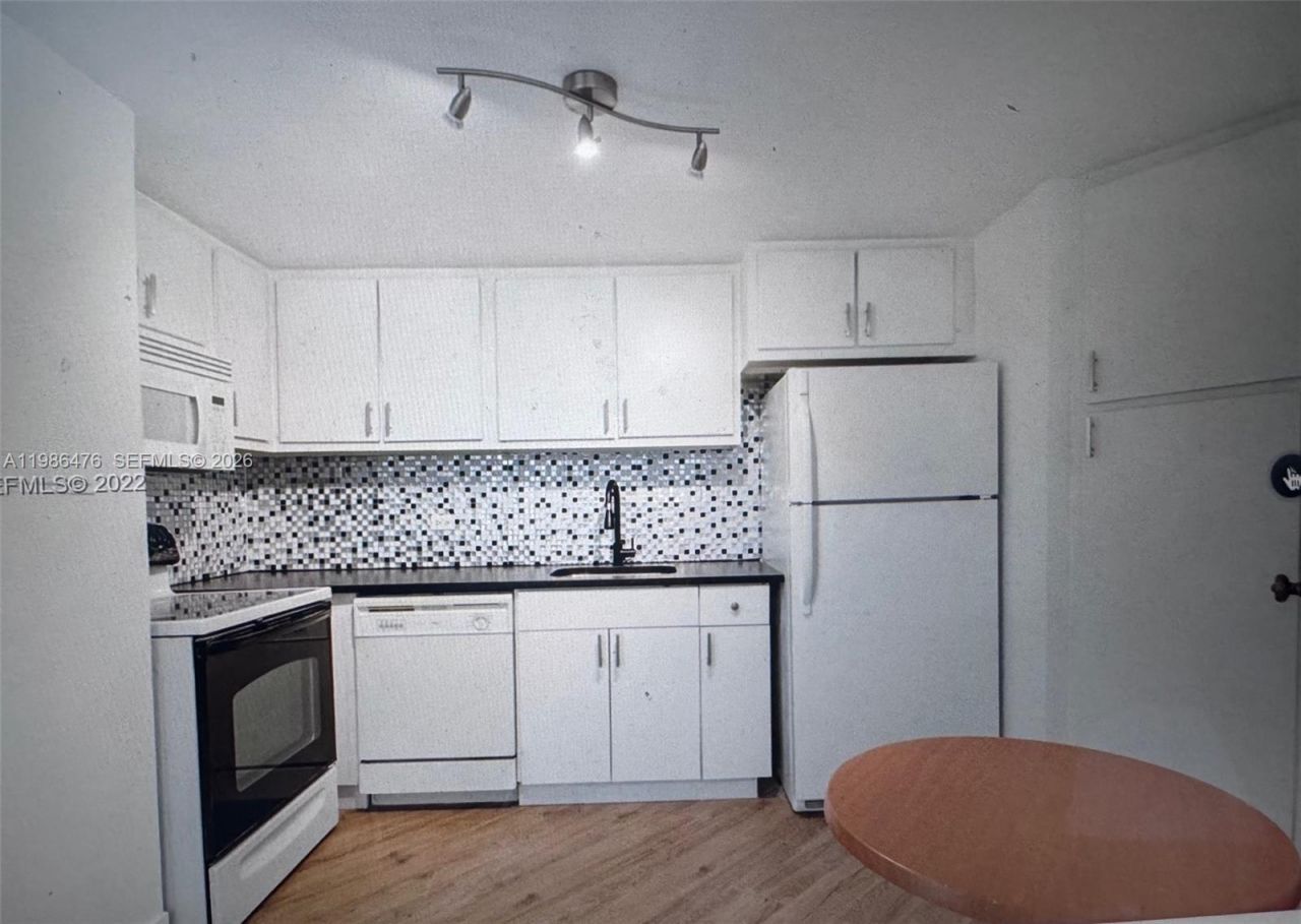 999 Brickell Bay Dr , Unit 1601, Miami, FL 33131 Photo