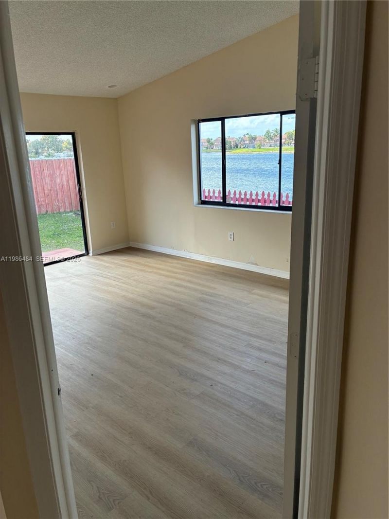 8273 NW 188th Ter, Hialeah, FL 33015 Photo