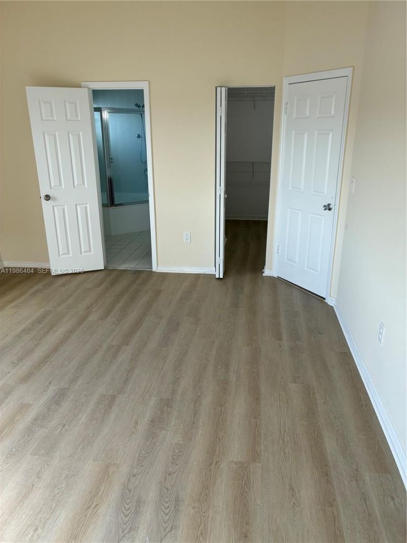 8273 NW 188th Ter, Hialeah, FL 33015 Photo