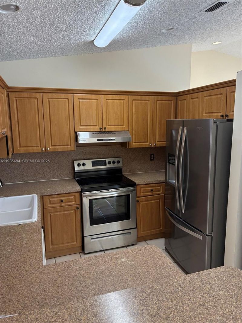 8273 NW 188th Ter, Hialeah, FL 33015 Photo