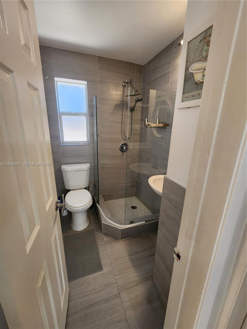 315 Walnut St , Unit 2, Hollywood, FL 33019 Photo