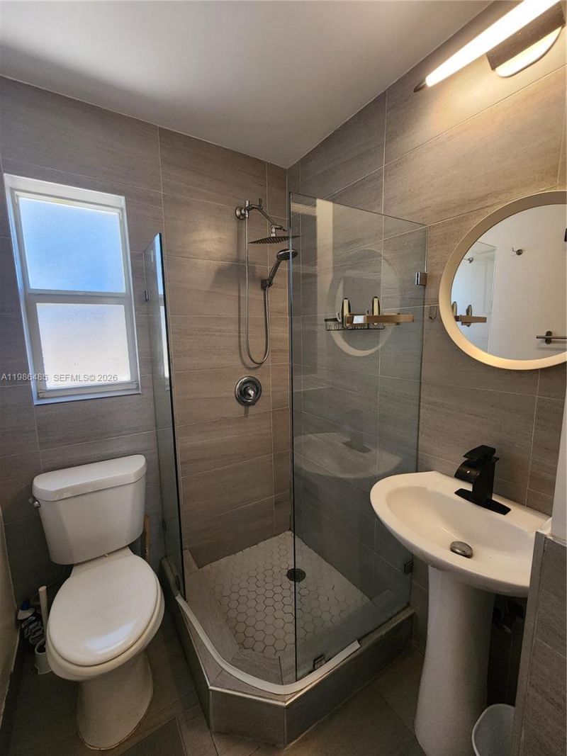 315 Walnut St , Unit 2, Hollywood, FL 33019 Photo