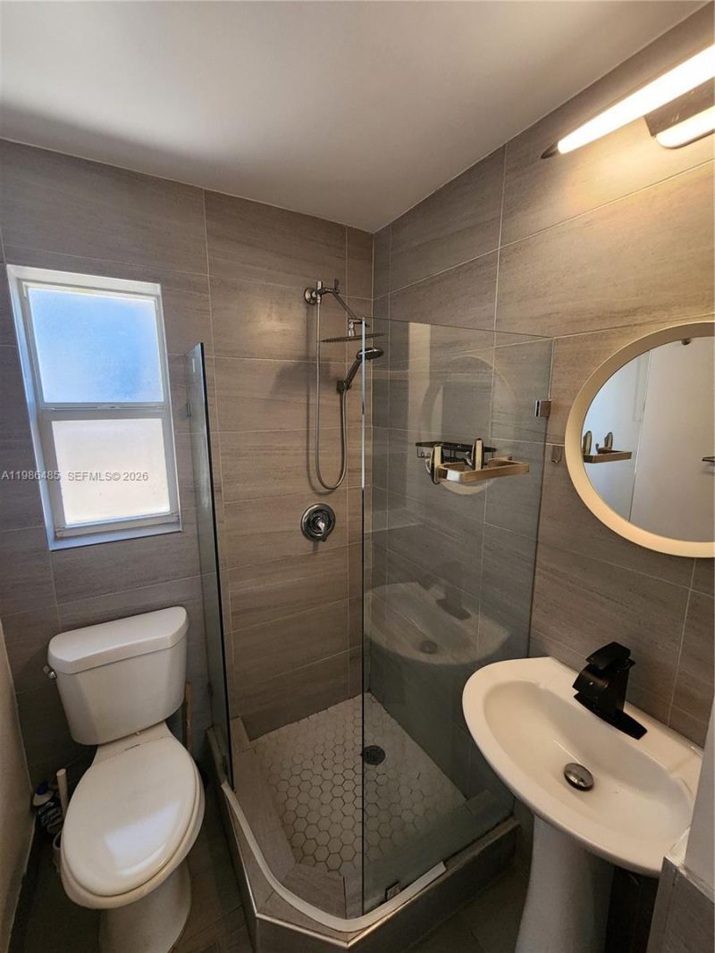 315 Walnut St , Unit 2, Hollywood, FL 33019 Photo