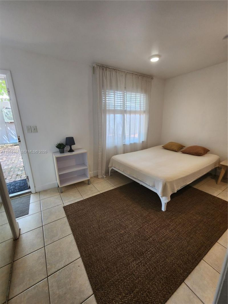 315 Walnut St , Unit 2, Hollywood, FL 33019 Photo