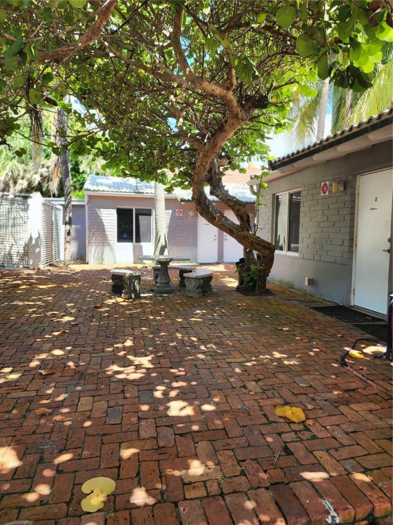 315 Walnut St , Unit 2, Hollywood, FL 33019 Photo