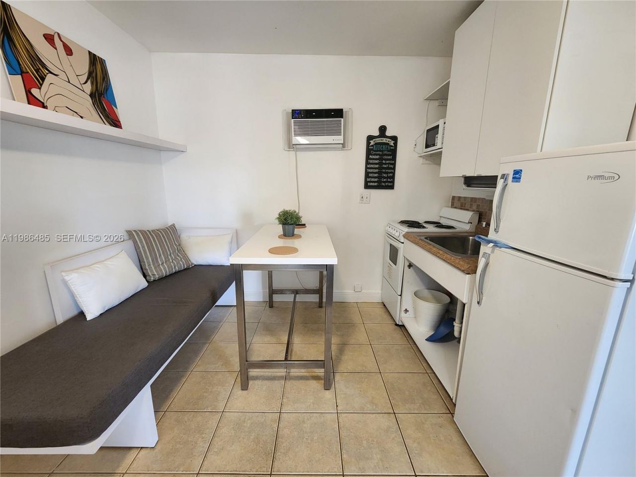 315 Walnut St , Unit 2, Hollywood, FL 33019 Photo