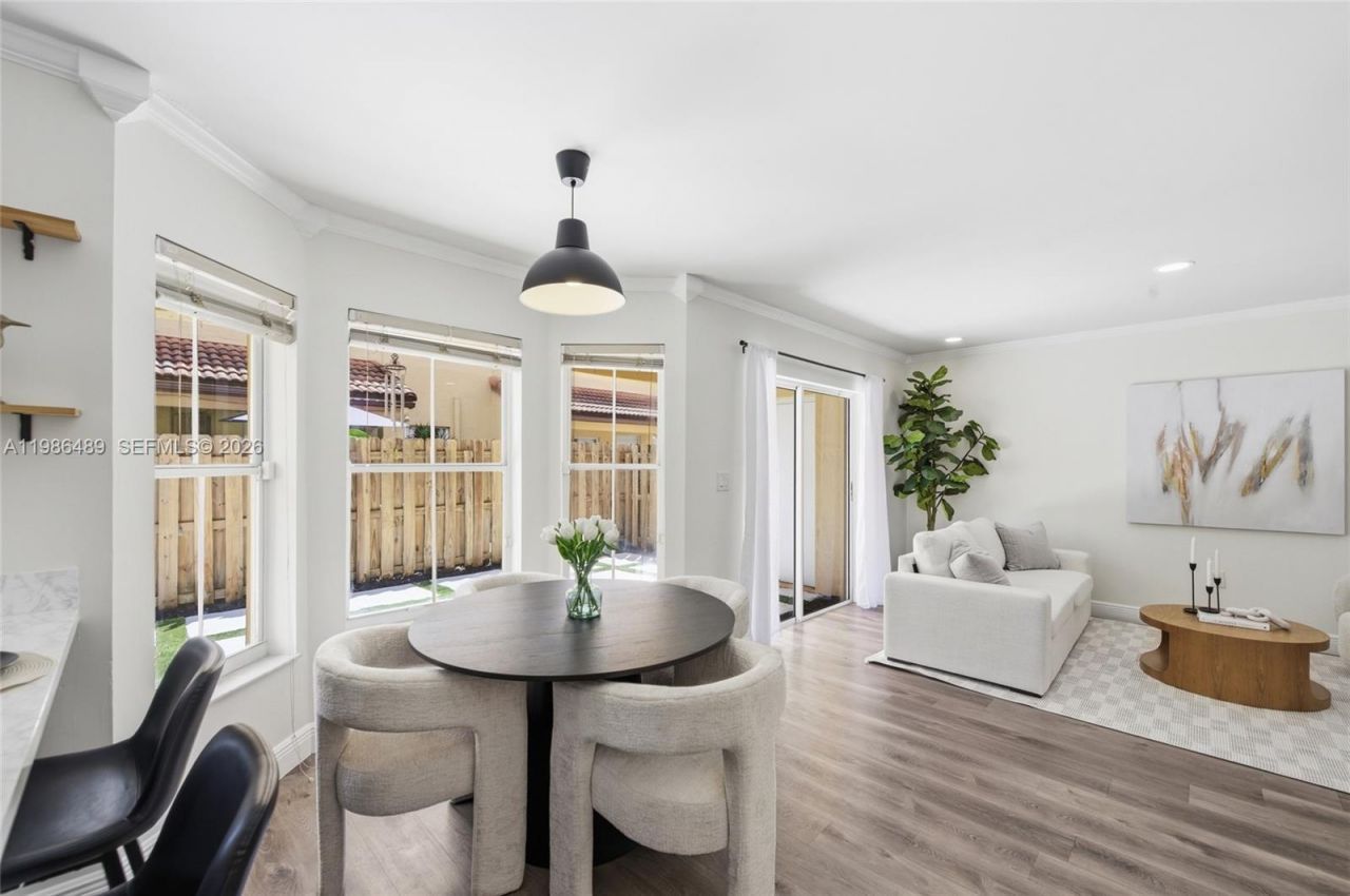 192 W Forest Oak Cir, Davie, FL 33325 Photo