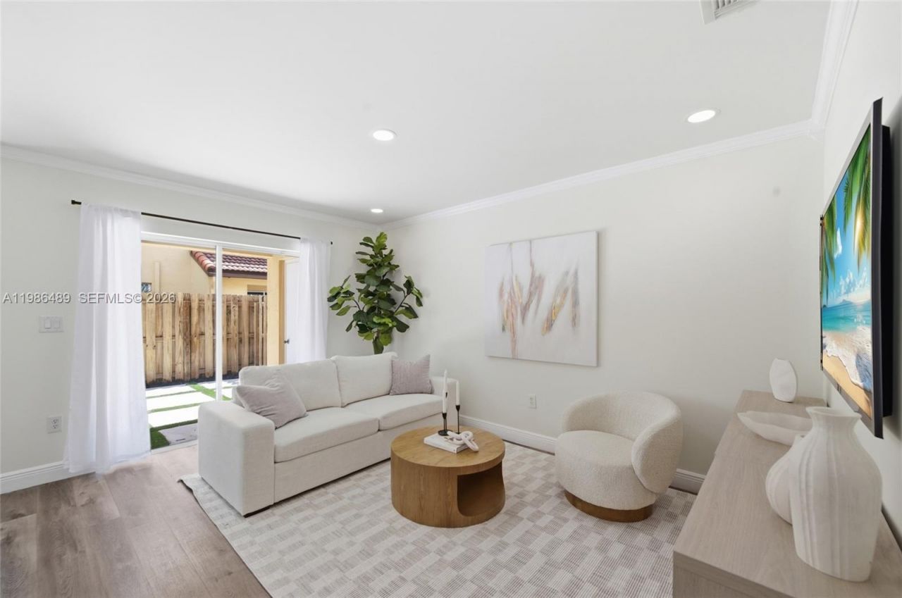 192 W Forest Oak Cir, Davie, FL 33325 Photo