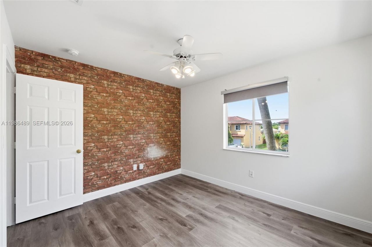 192 W Forest Oak Cir, Davie, FL 33325 Photo