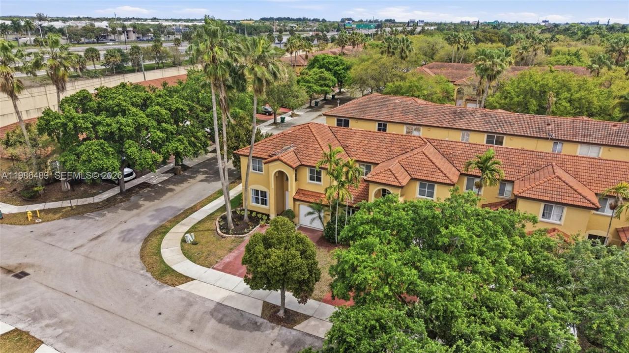 192 W Forest Oak Cir, Davie, FL 33325 Photo