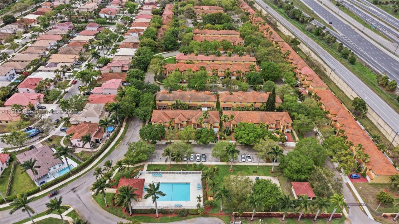 192 W Forest Oak Cir, Davie, FL 33325 Photo