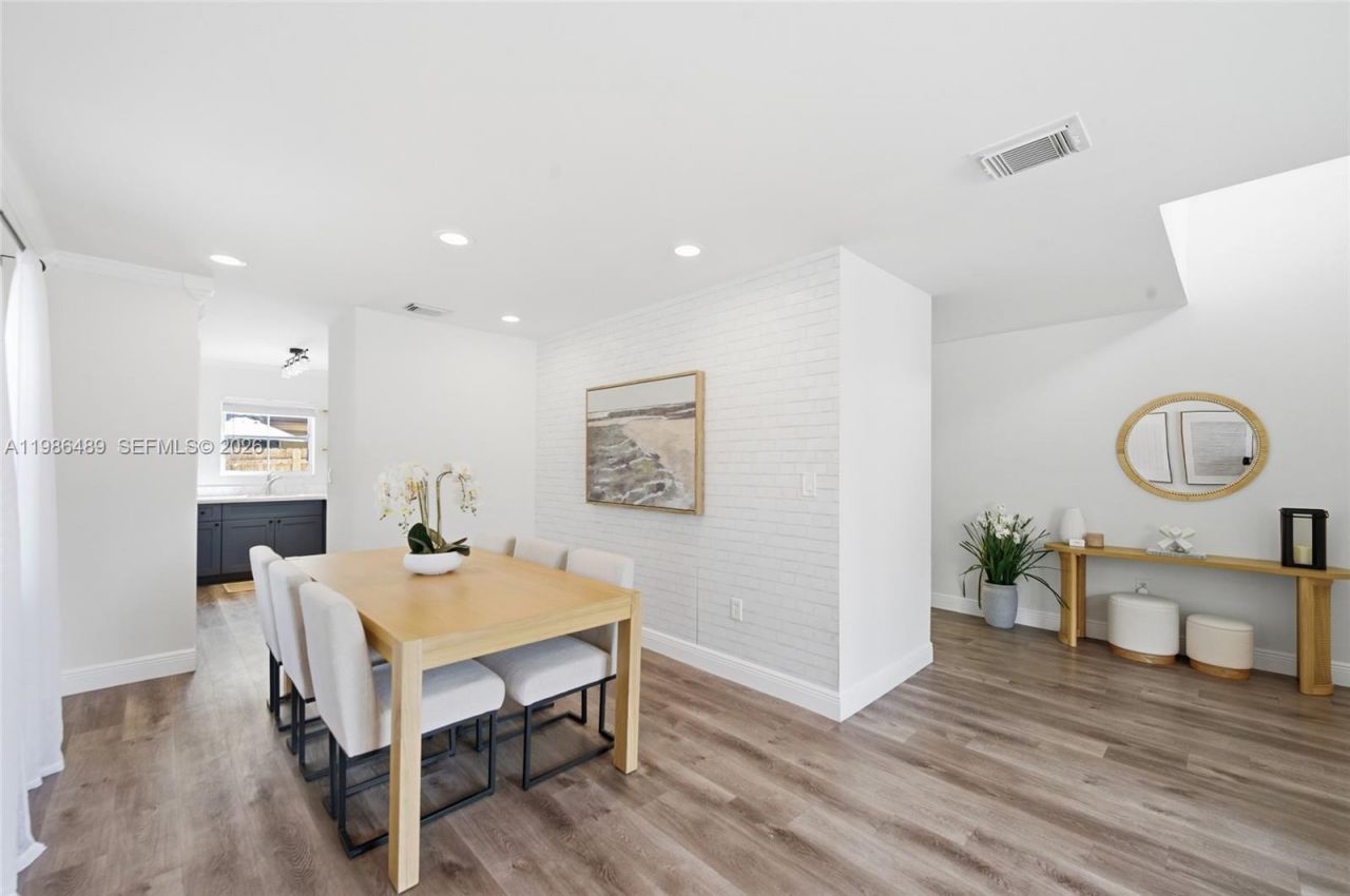 192 W Forest Oak Cir, Davie, FL 33325 Photo