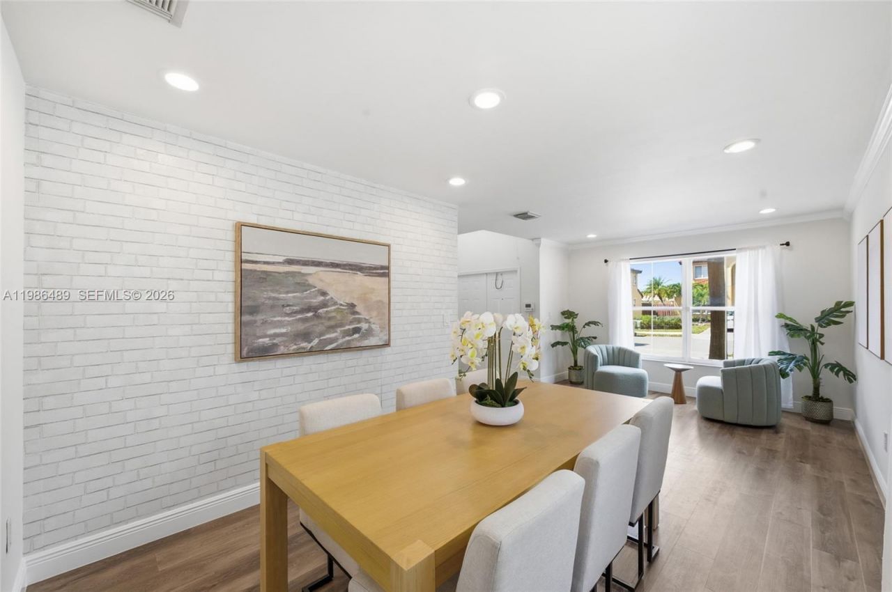 192 W Forest Oak Cir, Davie, FL 33325 Photo