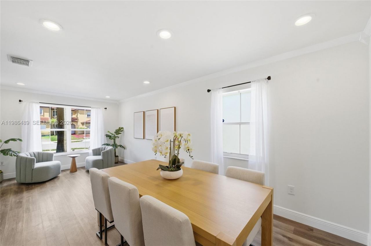 192 W Forest Oak Cir, Davie, FL 33325 Photo