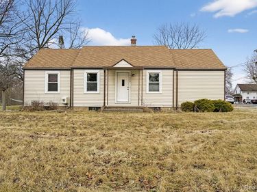 200 N River Road, Thomas Twp, MI 48609